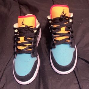 Air Jordan 1 low SE GS aurora green